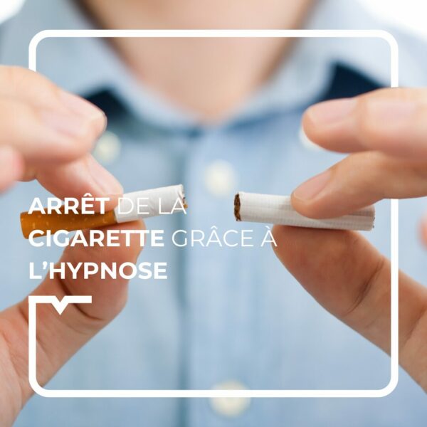 Homme en chemise qui casse en deux une cigarette