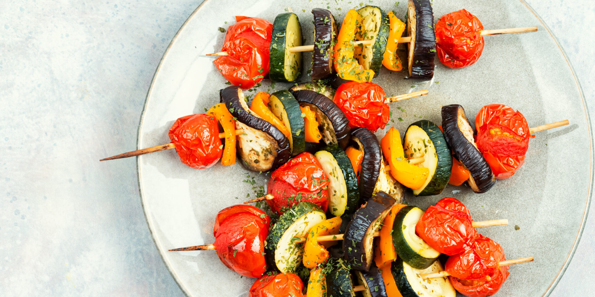 Brochettes de légumes façon barbecue pour une alimentation végane ou végétarienne sans carences