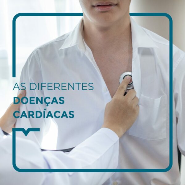 Um médico a olhar para o coração de alguém