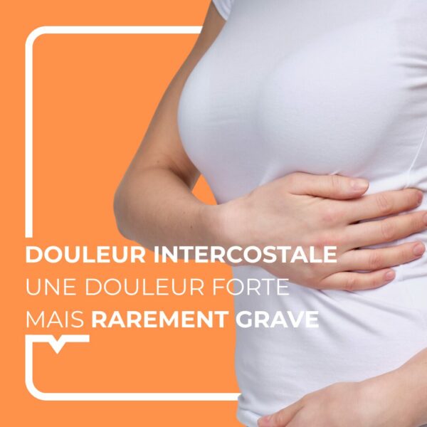 femme avec douleur intercostale