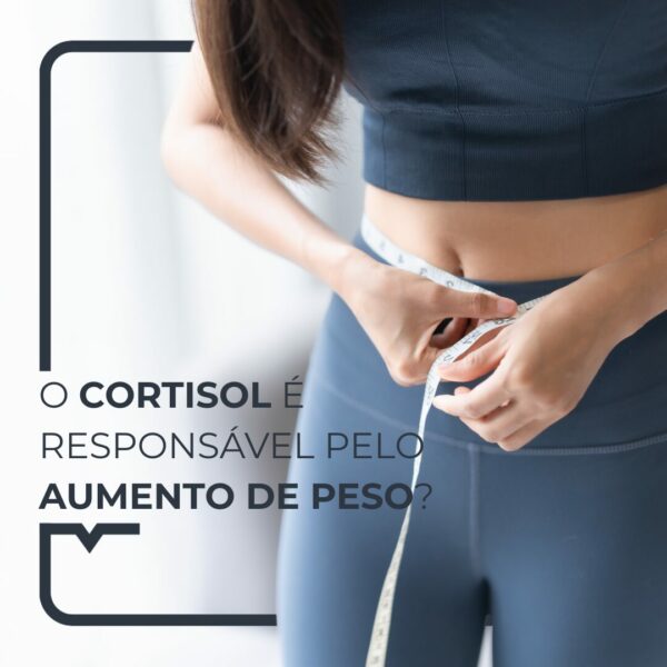 uma mulher a tirar as suas medidas